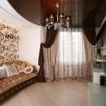 hiasan tulle bersulam