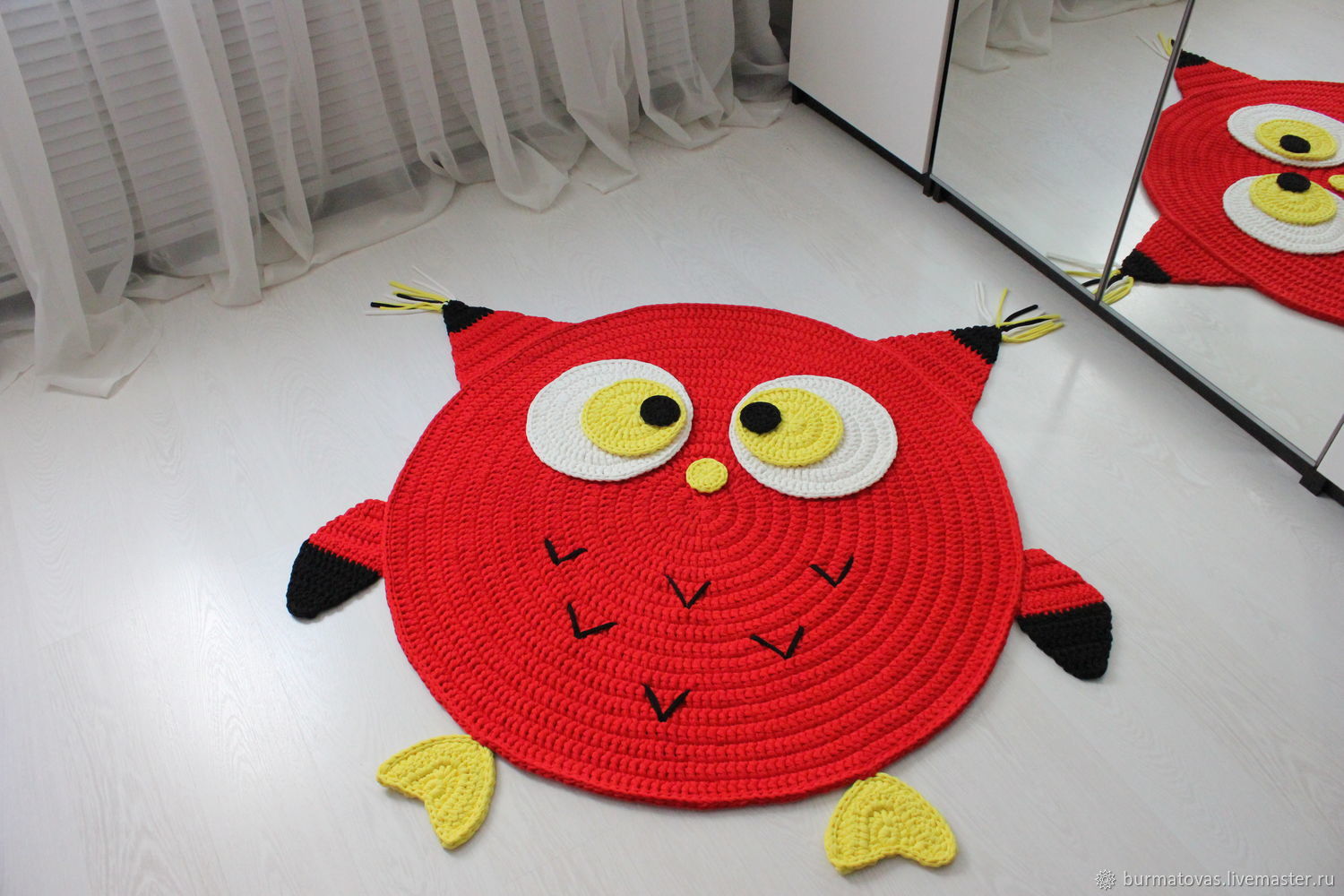 tapis tricoté décor hibou