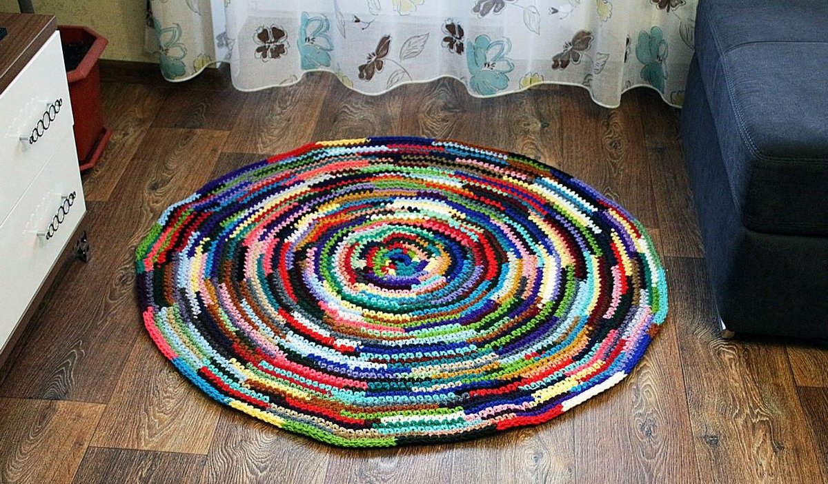 tapis de vieilles choses avec leurs propres mains