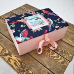 décorer des boîtes de rangement