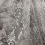 tulle dengan gambar hiasan sulaman
