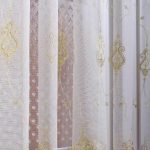 tulle dengan gambar rekaan sulaman