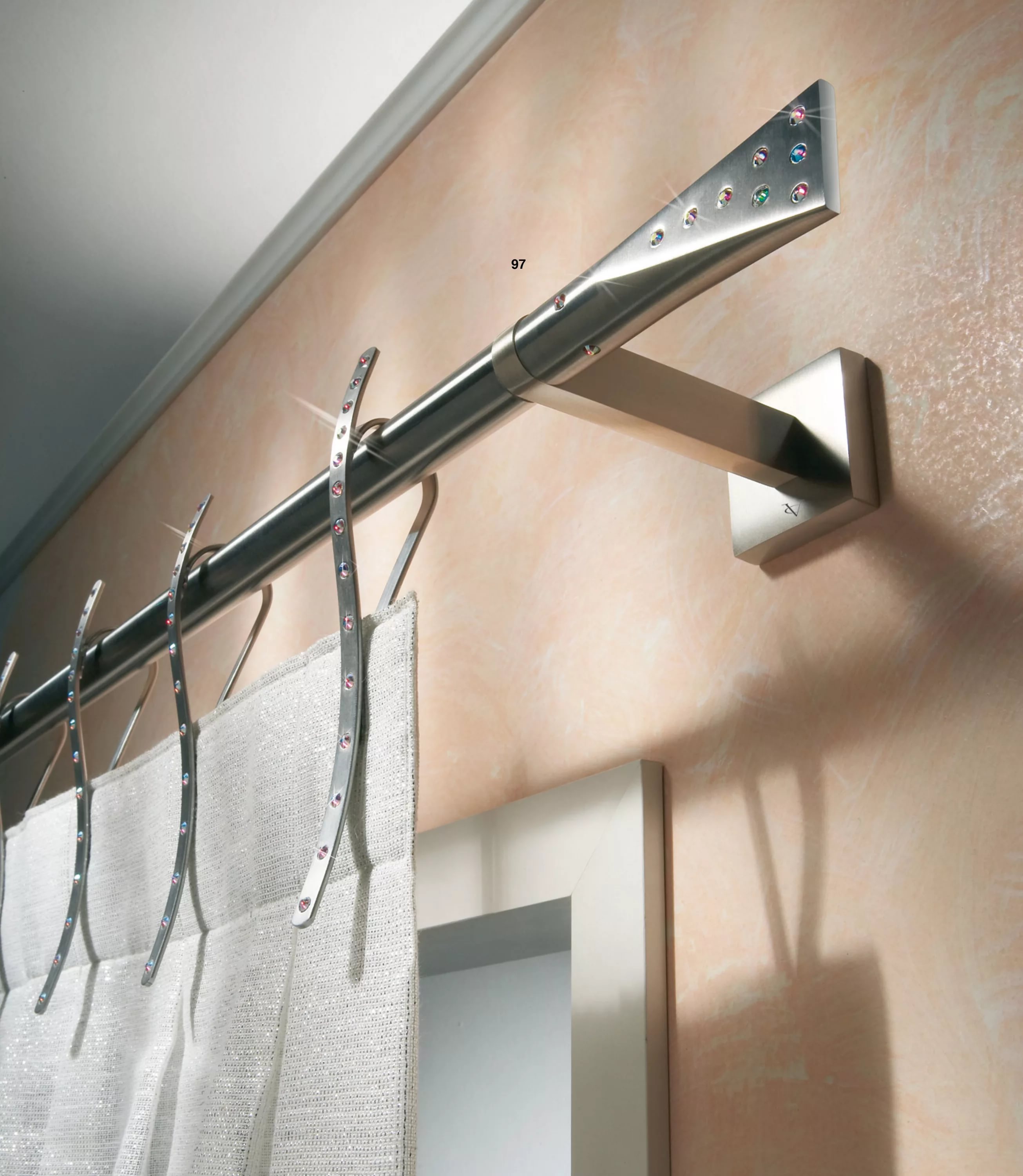 arredamento rotondo cornici