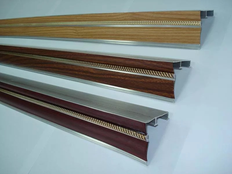 cornice metallica