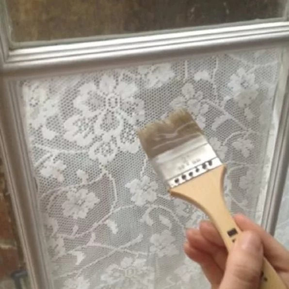 frotter avec une brosse