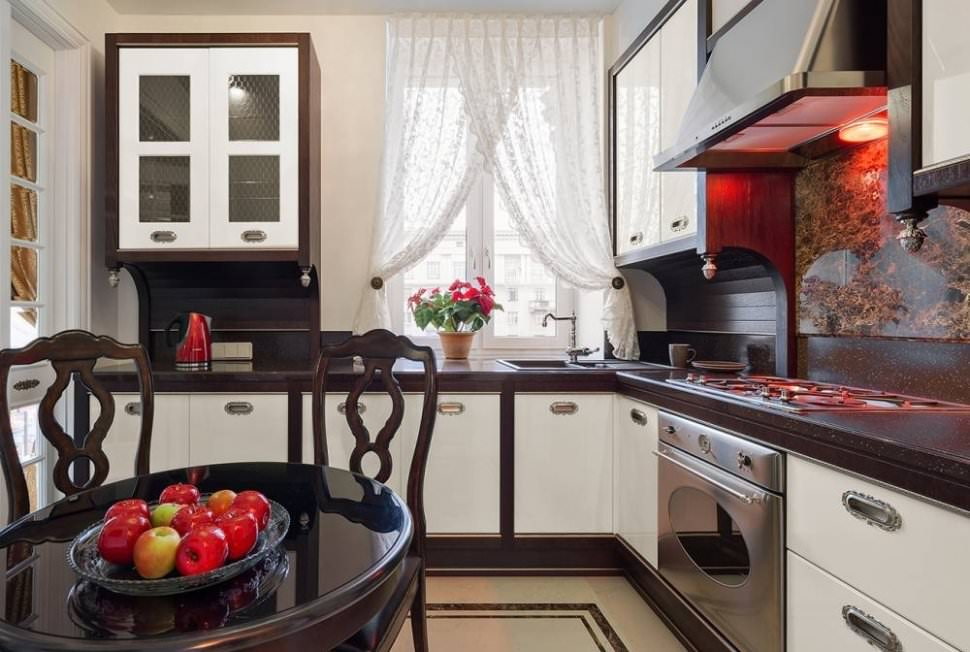 rideaux courts dans la cuisine