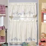 curtains on small windows photo