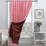 rideaux sur un côté des idées de décoration de fenêtre