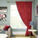 rideaux sur un côté de la fenêtre d'idée textile