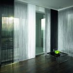 rideaux sur la fenêtre avec un design photo de balcon