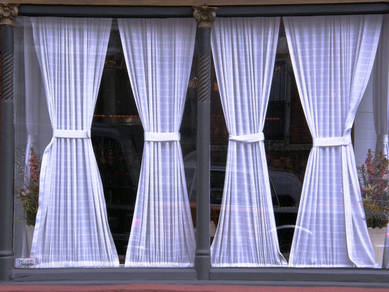 curtains hourglass