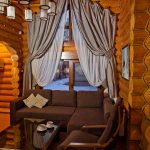 rideaux dans une maison en bois idées textiles