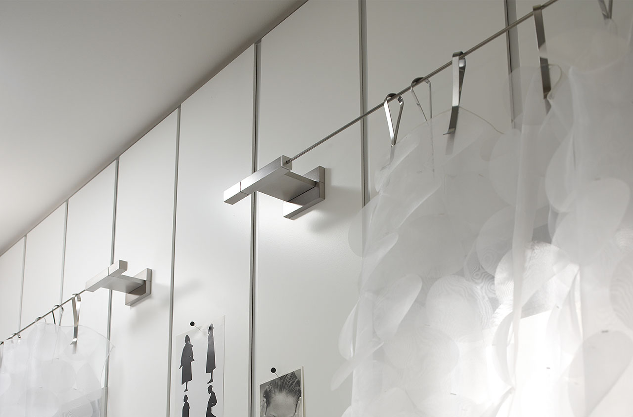 Cuerda para cortinas en el interior.