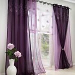 comment ourler des rideaux et du tulle dans la chambre de bébé
