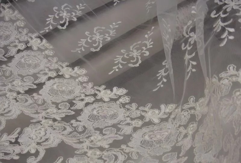 tulle blanc