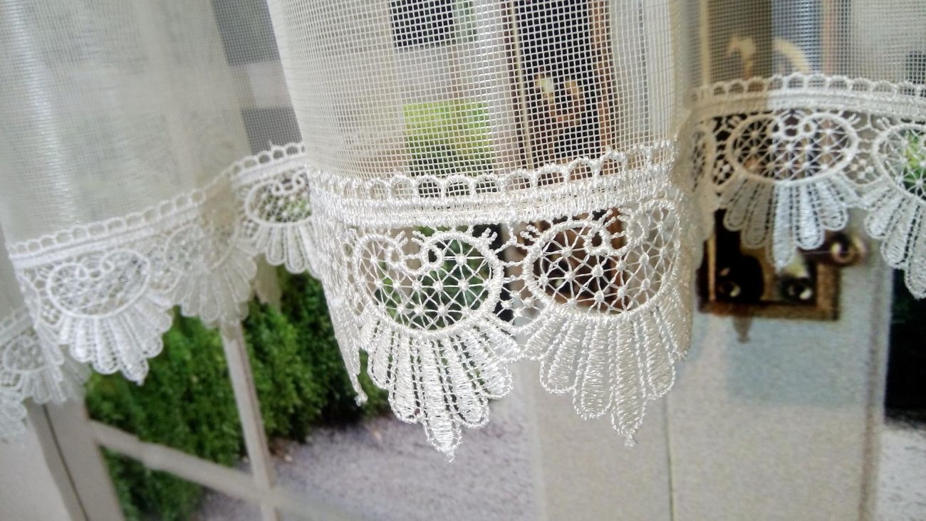 tulle de dentelle dans la cuisine
