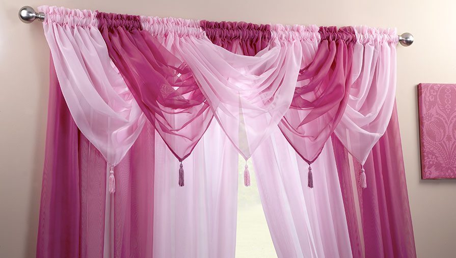 tulle dengan lambrequins