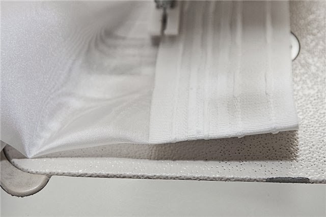 tulle avec ruban de rideau photo