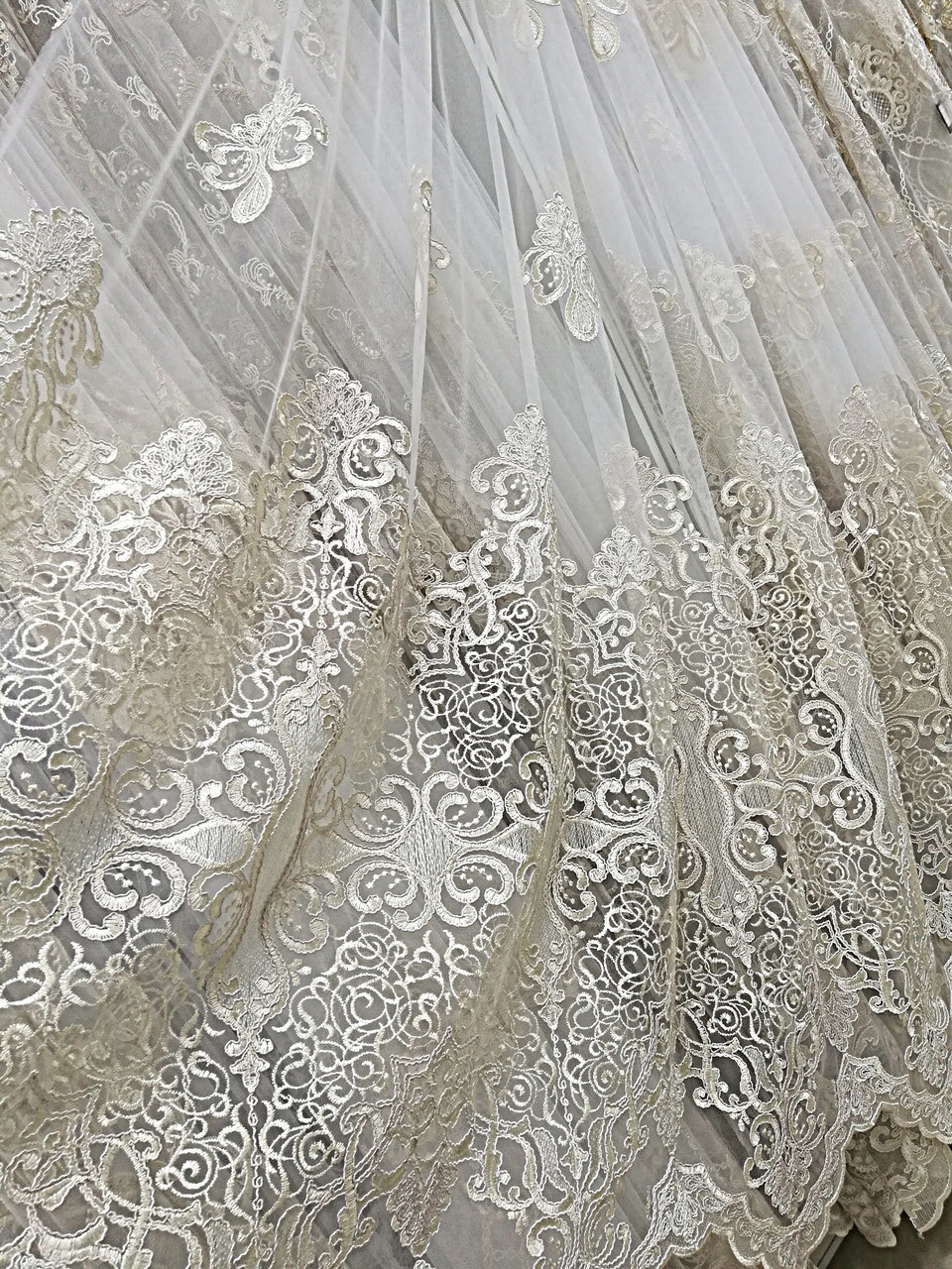 tulle dengan idea reka bentuk sulaman