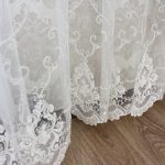tulle dengan dalaman sulaman