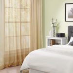 tulle à l'intérieur de la chambre