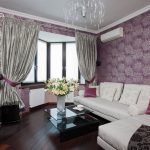 rideaux d'argent dans le salon