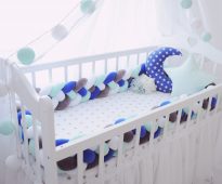 un côté dans un lit une tresse