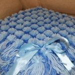couverture pompon bleu