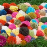 tapis à pompon brillant