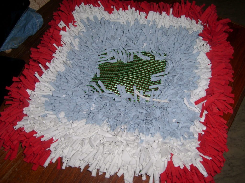 fais-le toi-même tapis sur une grille