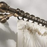 fixation des rideaux à la décoration de gouttière