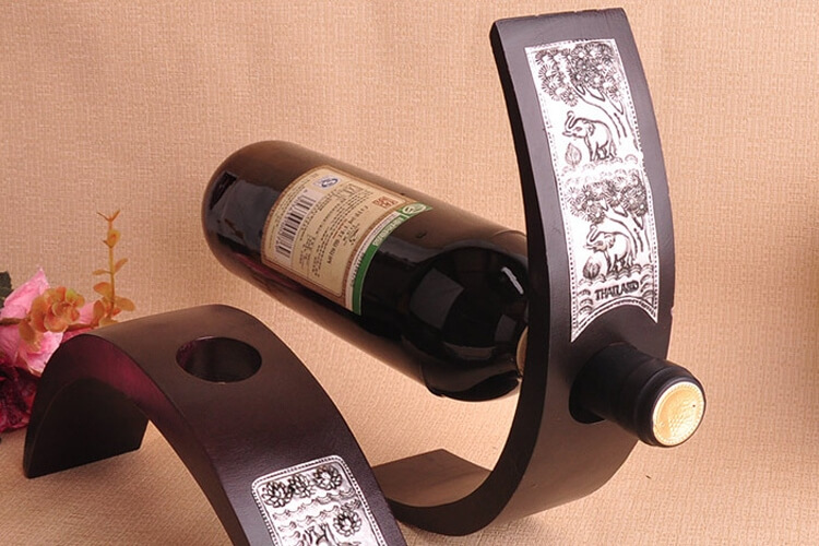 stand pour des bouteilles de vin design photos
