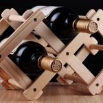 stand pour des idées de décoration de bouteilles de vin
