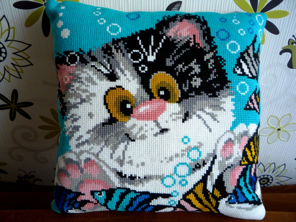 oreiller kitty cross