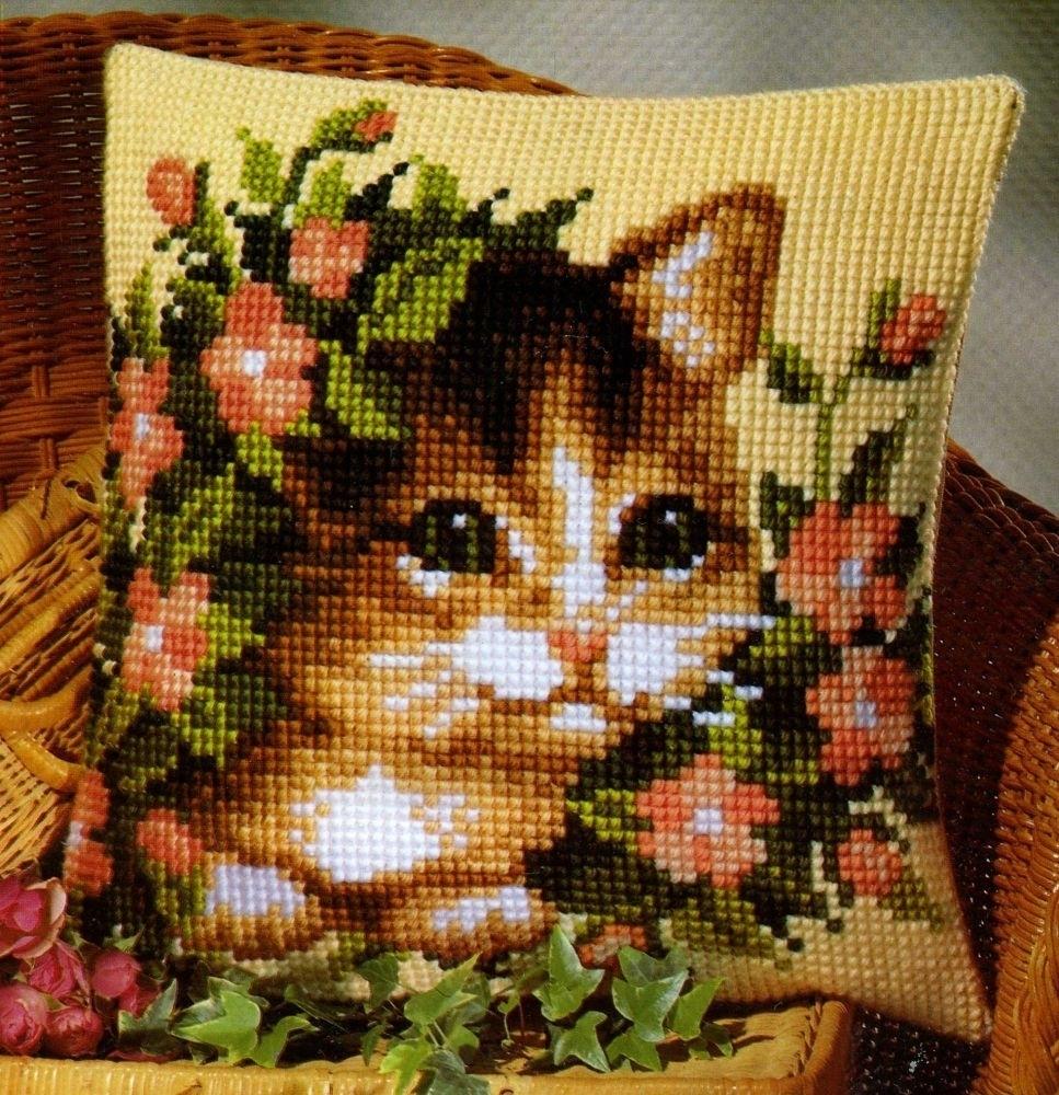 oreiller chaton en couleurs
