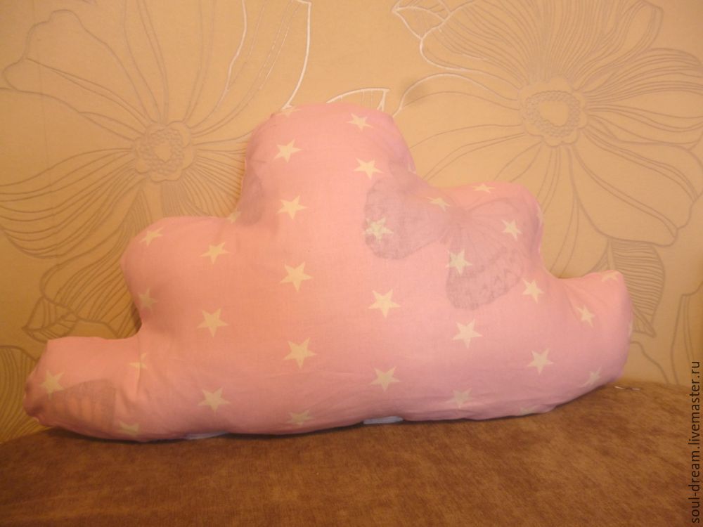 oreiller nuage rose