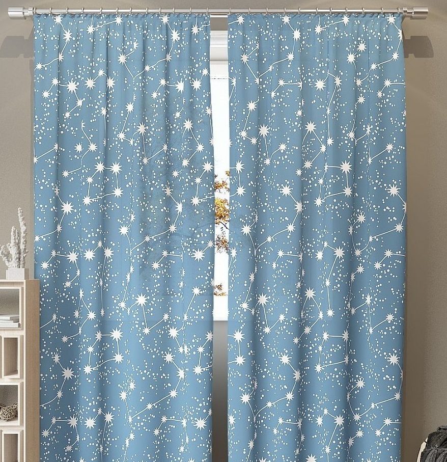 rideaux dans l'étoile de la chambre d'enfant