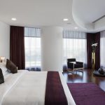 conception de photo de plafond suspendu et de rideaux