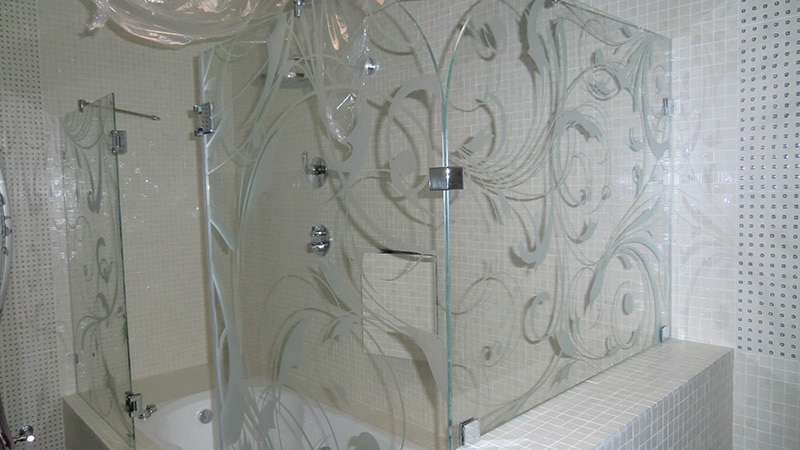 rideaux dans la photo de la salle de bain