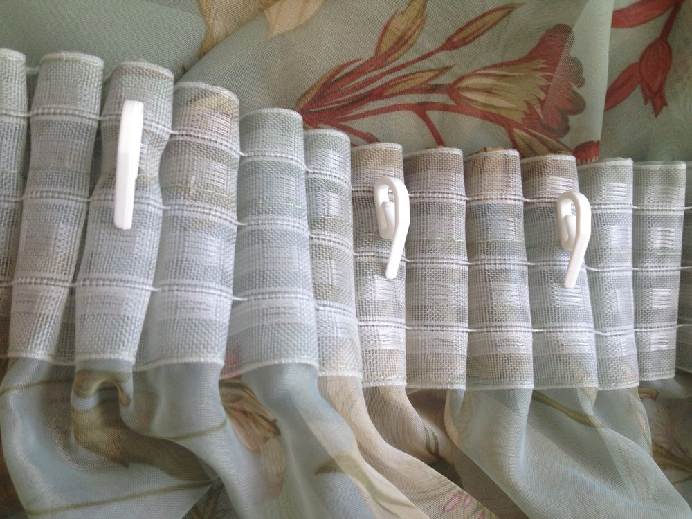rideaux sur rubans et crochets