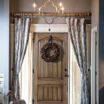 rideaux sur les espèces de décor de porte