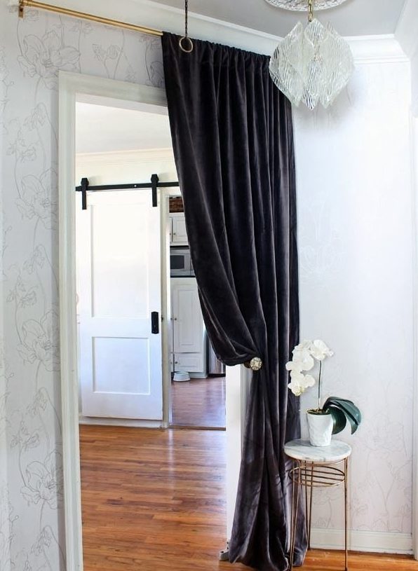 rideaux sur la porte