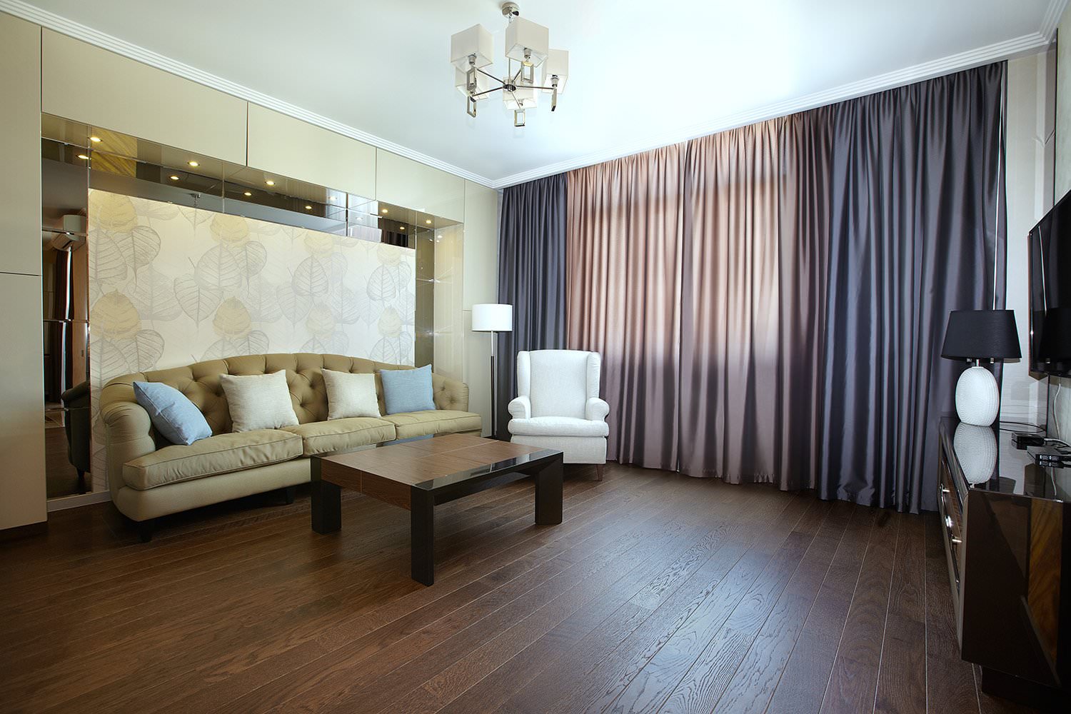 rideaux avec tulle dans le salon
