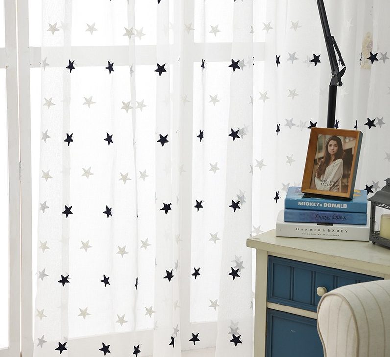rideaux avec étoiles décor photo