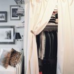 rideaux à l'intérieur du vestiaire photo