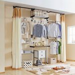 rideaux dans le vestiaire au lieu de la porte options de photo