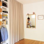 Rideaux dans le vestiaire au lieu des options de la porte