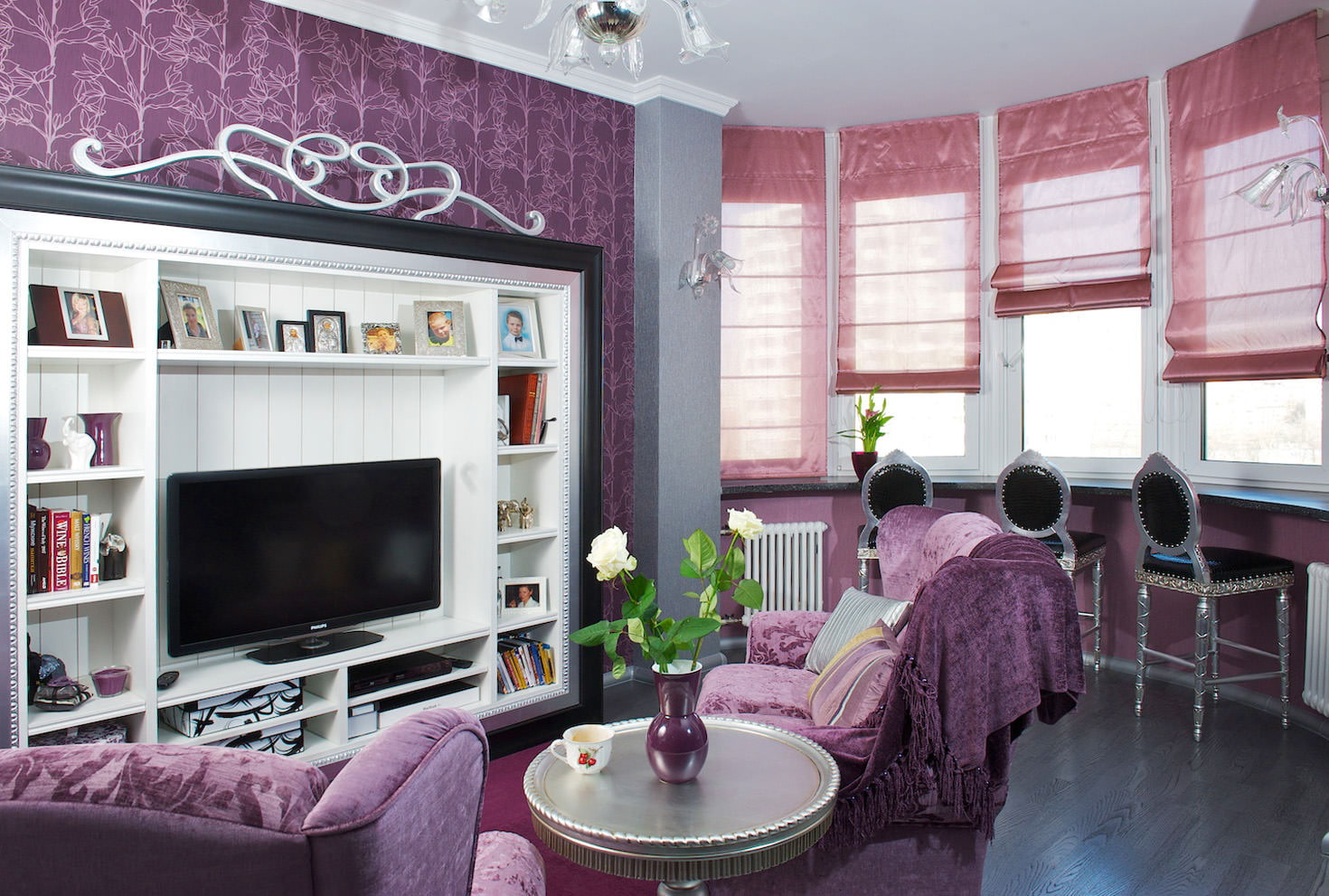 rideaux dans le salon romain