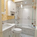 rideau de verre pour les idées de décoration de salle de bain