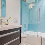rideau de verre pour la conception de la salle de bain